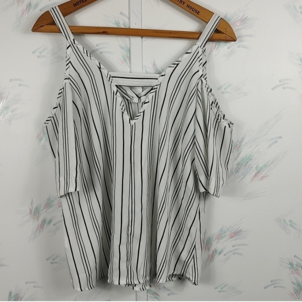 Sienna Sky Striped Cold Shoulder Top V-neck Short Sleeve Small - Picture 8 of 10